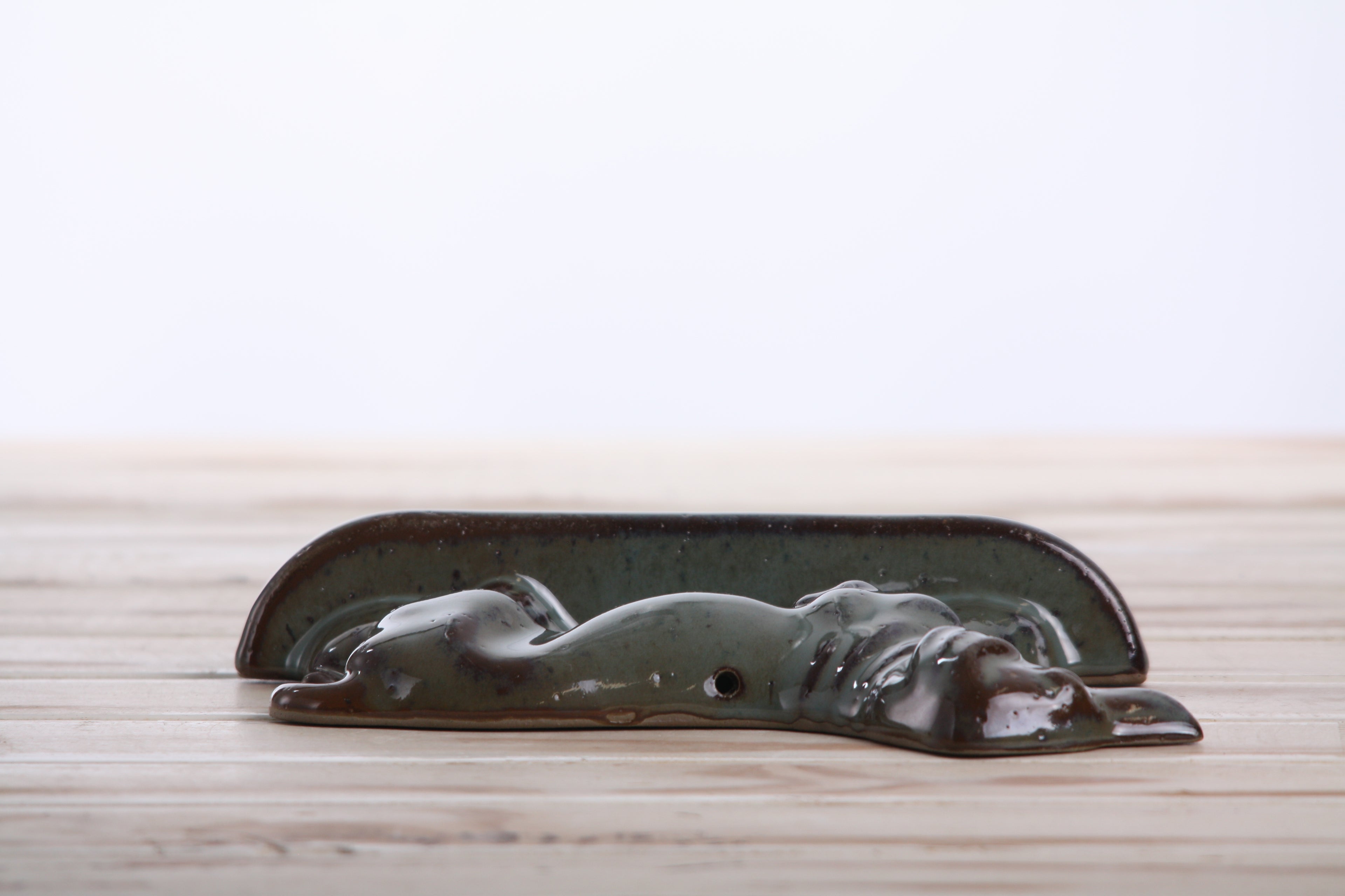 Willow Ceramics Dachshund Wall Hanging – Handmade Stoneware Ceramic Sausage Dog Wall Art with Metal Hanging Hook, High‑Fired Handmade Décor, Made in Colorado, USA (Starry Night Left)