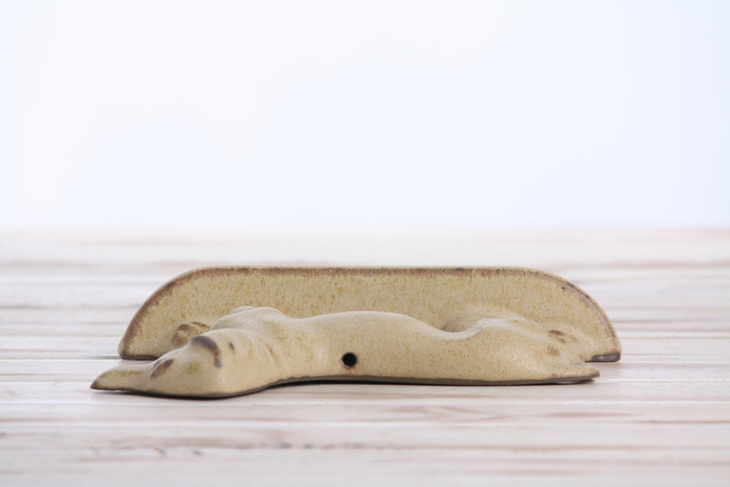 Willow Ceramics Dachshund Wall Hanging – Handmade Stoneware Ceramic Sausage Dog Wall Art with Metal Hanging Hook, High‑Fired Handmade Décor, Made in Colorado, USA (Modern Matte Right)