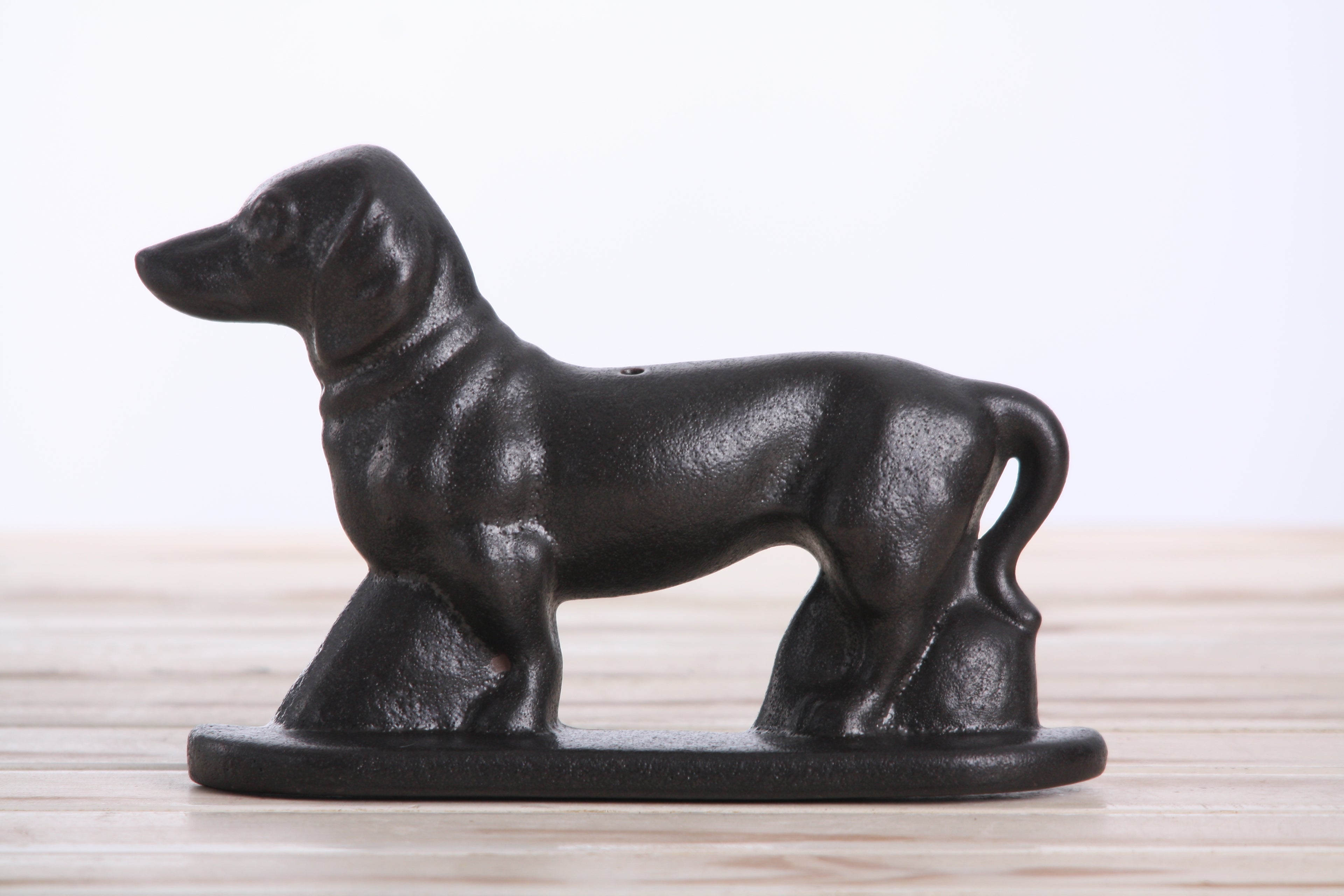 Willow Ceramics Dachshund Wall Hanging – Handmade Stoneware Ceramic Sausage Dog Wall Art with Metal Hanging Hook, High‑Fired Handmade Décor, Made in Colorado, USA (Matt Black Left)