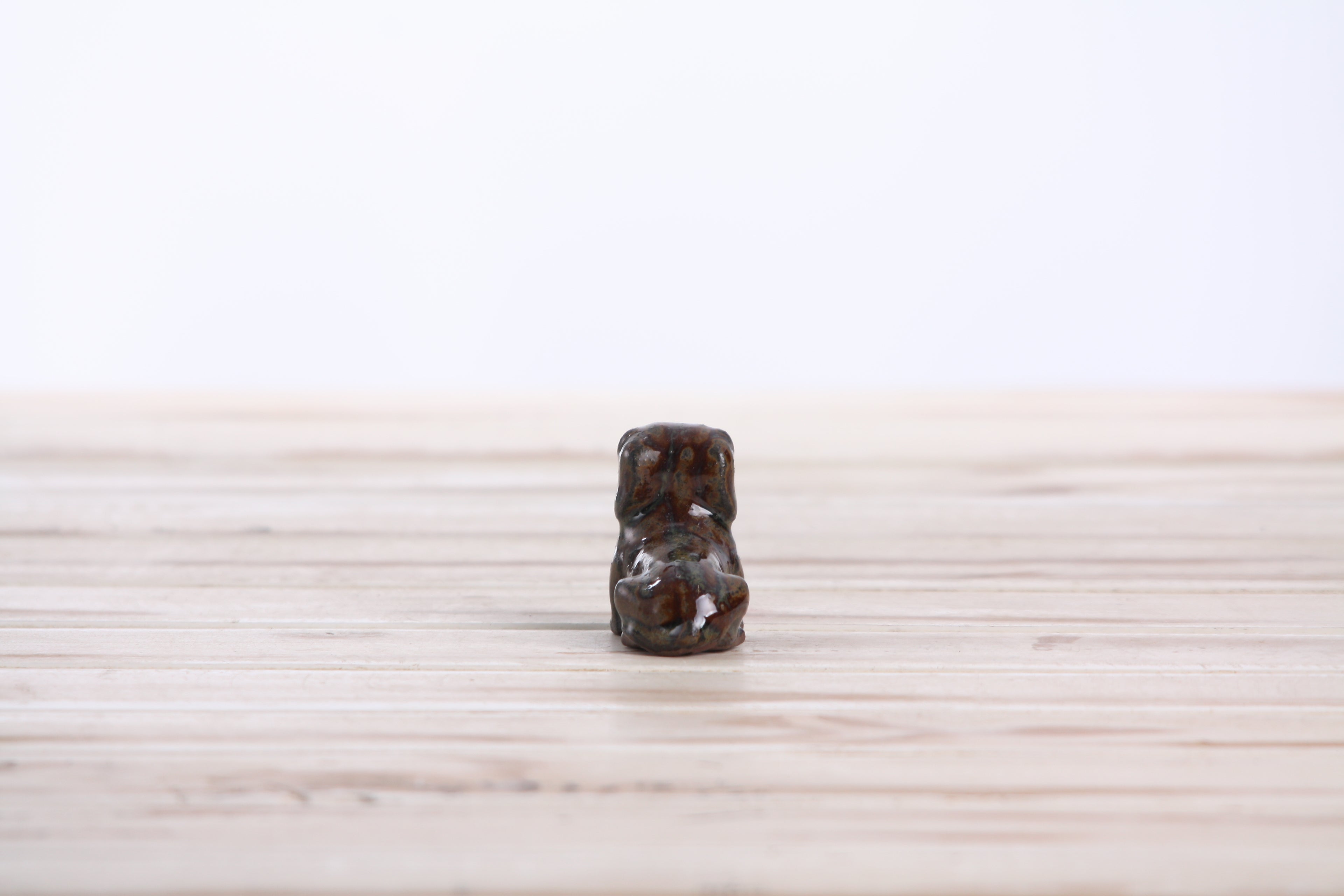 Willow Ceramics Butch the Dachshund Figurine – Mini Handmade Ceramic Dog Sculpture, High‑Fired Stoneware Décor, Made in Colorado, USA (Dark Honey)