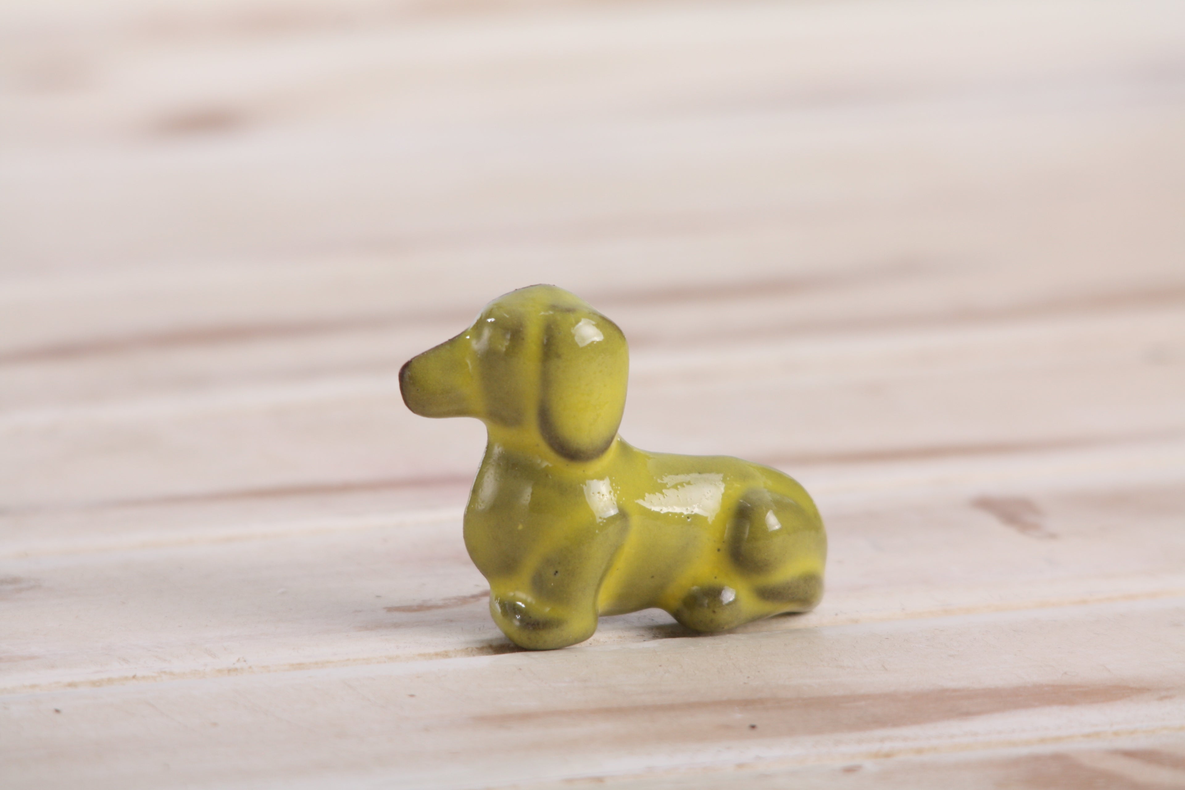 Willow Ceramics Butch the Dachshund Magnet – Mini Handmade Ceramic Dog Figurine Fridge Magnet, High‑Fired Stoneware Décor, Made in Colorado, USA (Yellow)